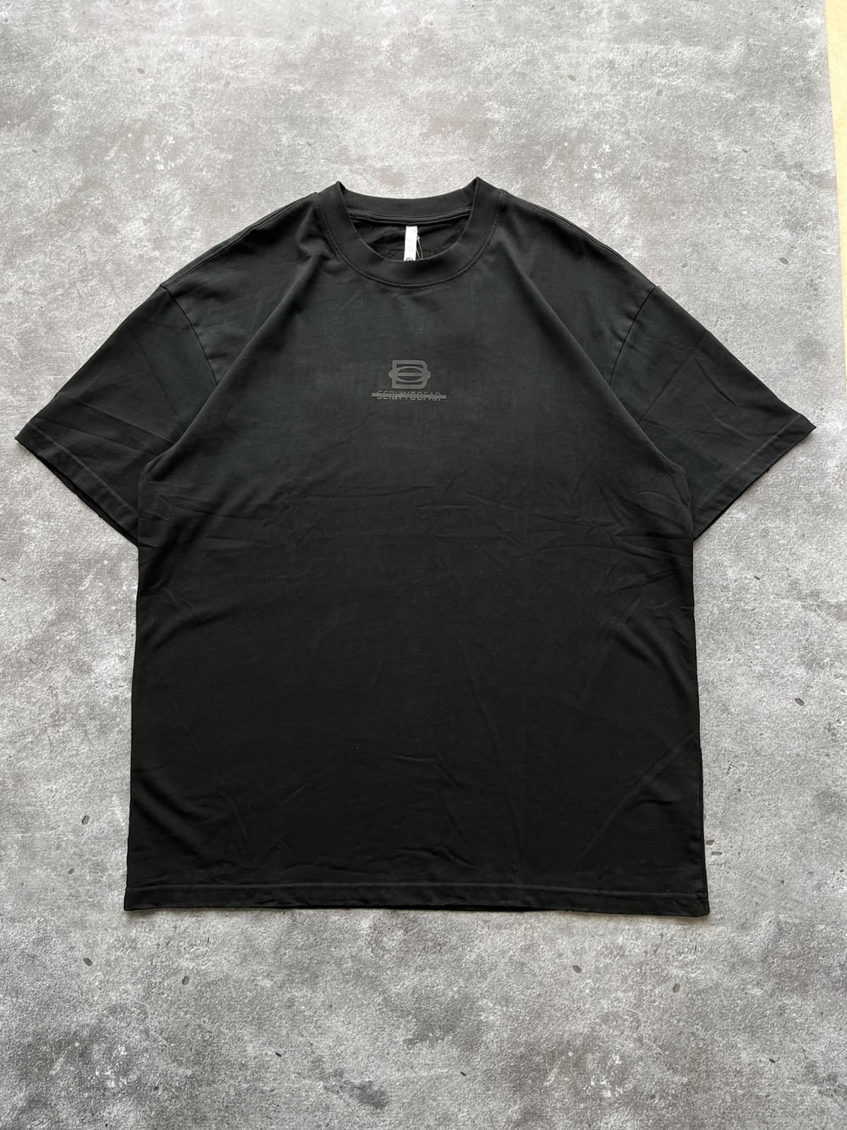 Remera "Amino" negro 