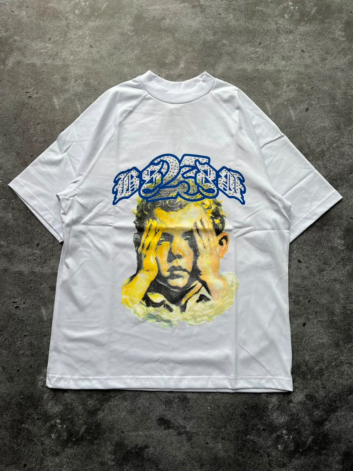 Remera over "Angelical" blanco